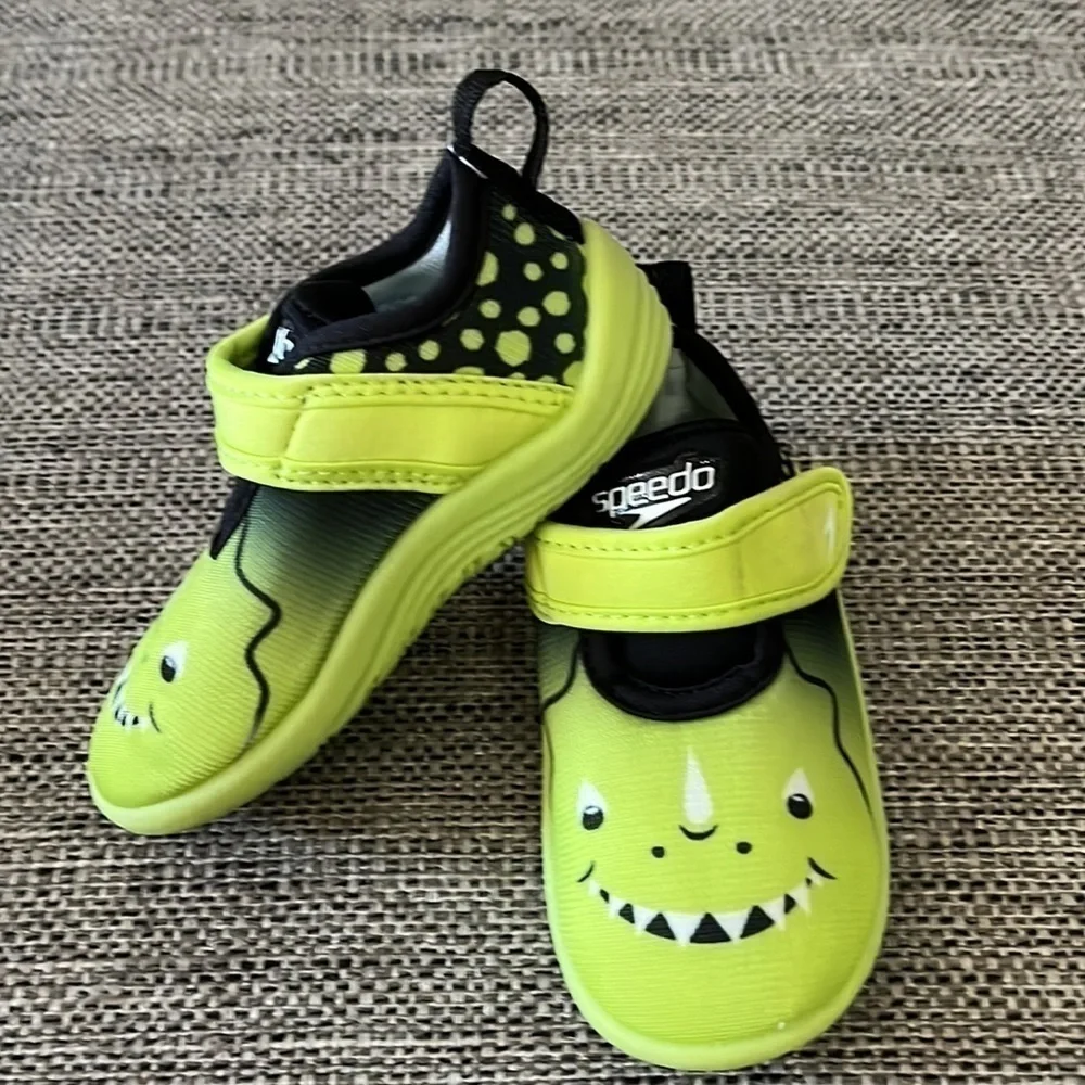 SPEEDO, dinosaur water shoes, slippers, size 5-6